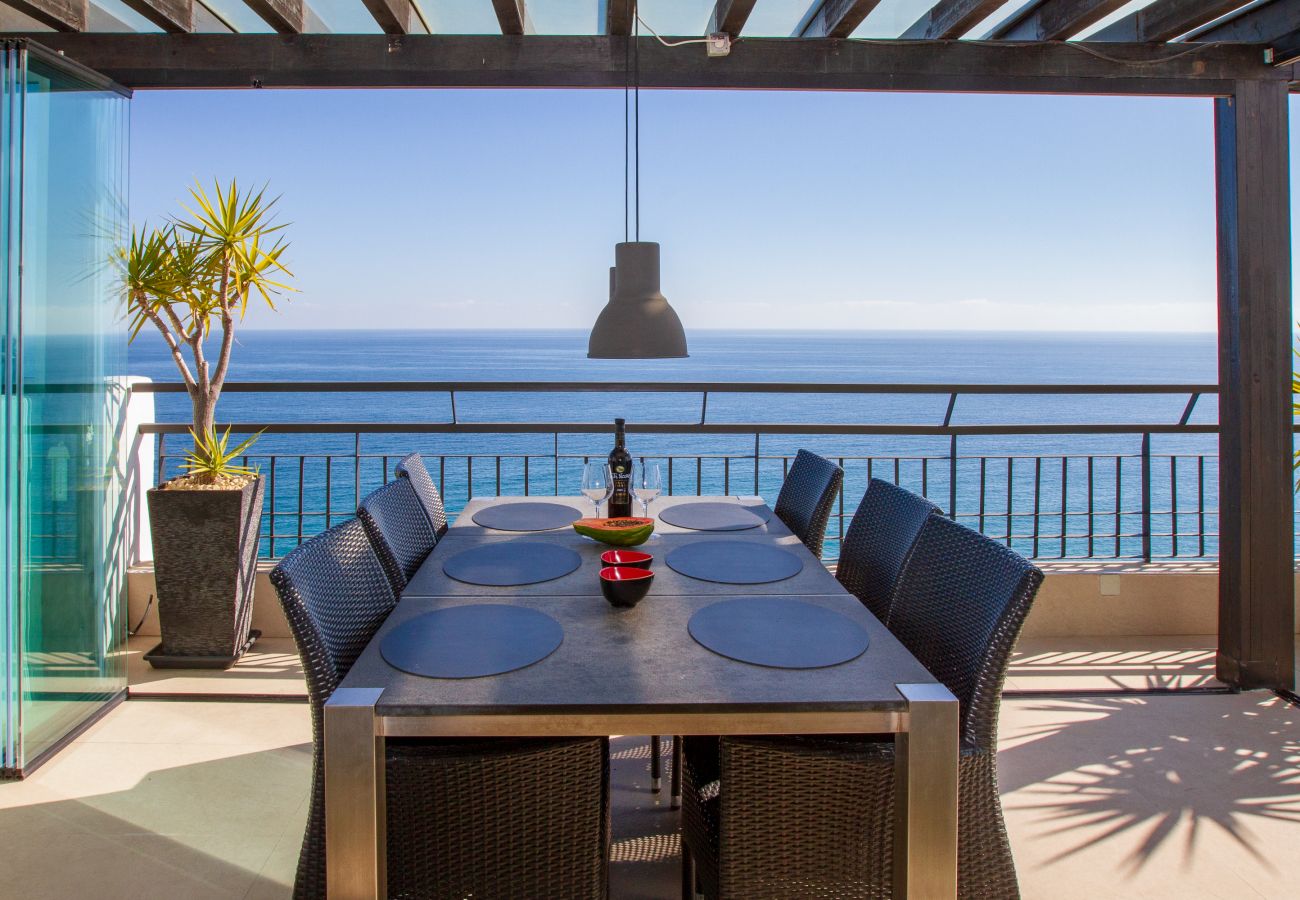 Apartamento en Torrox Costa -  Ático Calaceite Blanco | Relax con Vistas al Mar de 180° cerca de Nerja