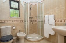 Villa en Carvoeiro - Casa Prazeres | professionally cleaned | 4-bedroom villa | swimming pool | close to Carvoeiro and amenities