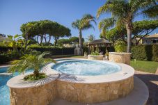 Villa en Vilamoura - Villa Hera | 6 Habitaciones | Jacuzzi al Aire Libre y Más | Vilamoura