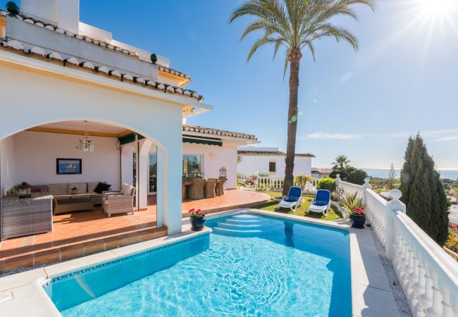 Villa en Mijas Costa - Villa Panorama – Oasis con Vistas al Mar y Piscina Privada, Mijas Costa