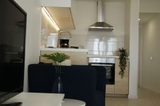 Apartamento en Costa de Caparica - Muy cómodo apartamento de un dormitorio con balcón, frente a la playa, en Costa da Caparica.