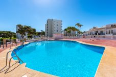 Apartamento en Mijas Costa - Calahonda del Sol | Espacioso apartamento en primera linea de playa