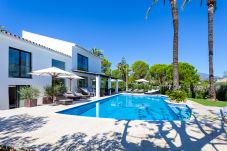 Villa à Marbella - La Corsa Marbella - Luxury 5 bed/bath villa with private pool, jacuzzi