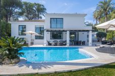 Villa à Marbella - La Corsa Marbella - Luxury 5 bed/bath villa with private pool, jacuzzi