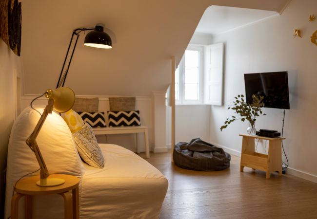 Appartement à Lisboa - Appartement confortable avec vue pour le mer et air conditionné, bien équipé, proche du centre de Lisbonne dans le quartier traditionnel d'Alfama.