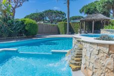 Villa à Vilamoura - Villa Hera | 6 Chambres | Jacuzzi Extérieur et Plus | Vilamoura