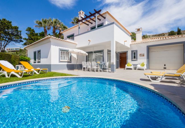Villa à Luz - Jardim Secreto | professionally cleaned | 4-bedroom detached villa | very close to the beach