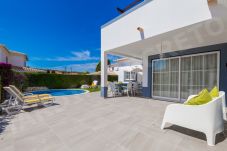 Villa à Luz - Jardim Secreto | professionally cleaned | 4-bedroom detached villa | very close to the beach