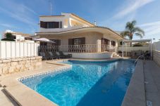 Villa à Galé - Villa Brisa do Mar | 4 Chambres | Proche de la Plage | Galé