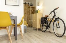 Appartement à Seixal - Appartement au bord de la rivière dans la baie de Seixal. 3 personnes. Vélos sont disponibles.