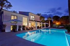 Villa em Marbella - La Corsa Marbella - Luxury 5 bed/bath villa with private pool, jacuzzi