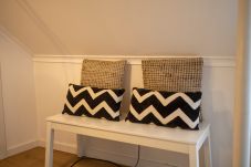 Apartamento em Lisboa - Apartamento confortável com vista rio e ar-condicionado, totalmente equipado, muito perto do centro de Lisboa no tradicional bairro de Alfama.