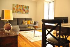 Apartamento em Lisboa - Apartamento confortável e estiloso, totalmente equipado, com três quartos, próximo do centro de Lisboa.