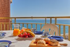 Apartamento em Fuengirola - Doña Sofia Fuengirola - Beach Apartment, parking, Wi-Fi, sea view