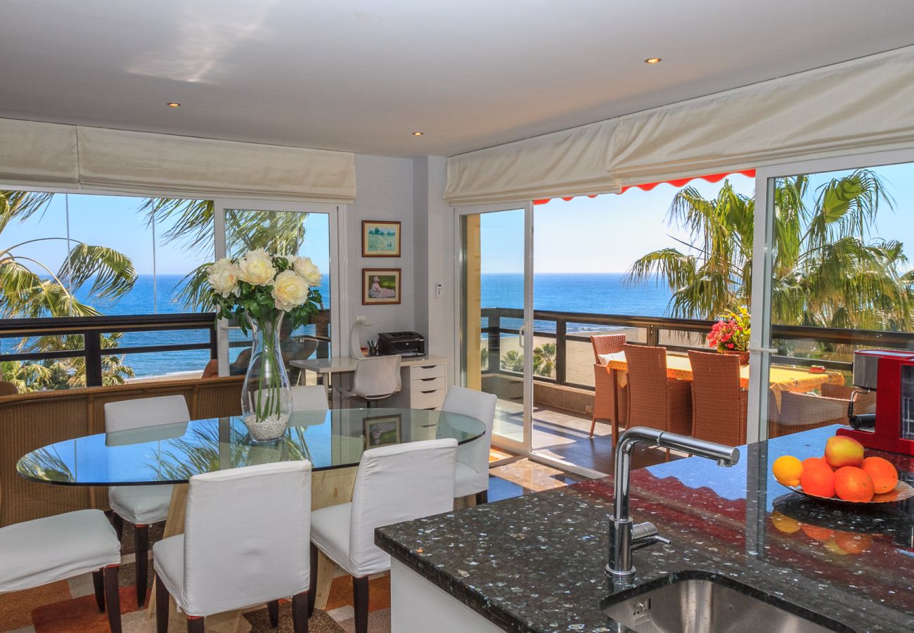 Apartment in Torremolinos - El Remo Deluxe - Frontline Beach Apartment Torremolinos