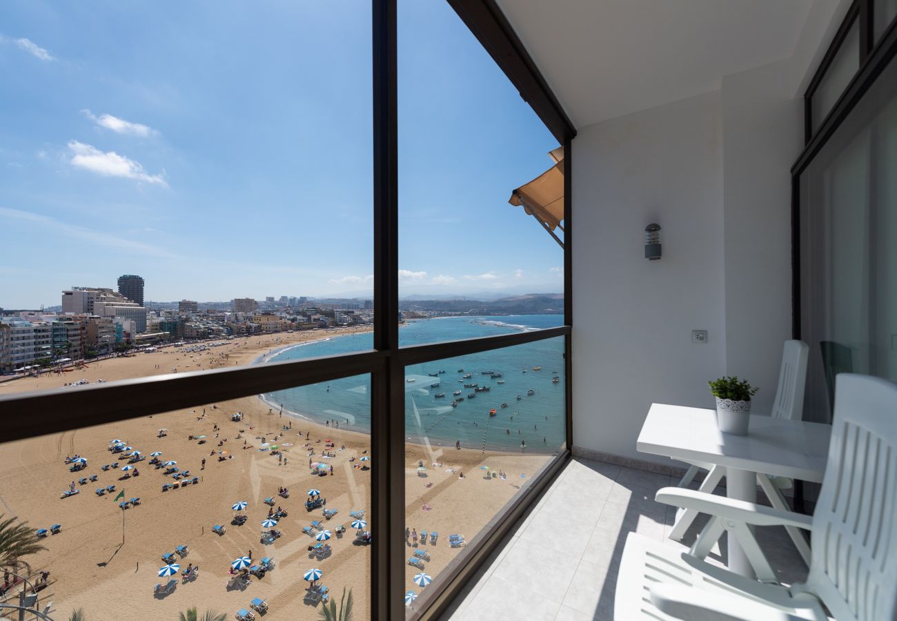 House in Las Palmas de Gran Canaria - Lovely balcony sea views By CanariasGetaway 
