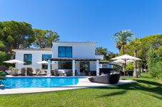 Villa in Marbella - La Corsa Marbella - Luxury 5 bed/bath villa with private pool, jacuzzi