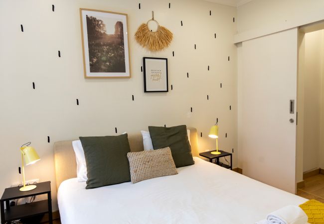 Apartment in Lisboa - Comfortable apartment with two bedrooms, fully equipped, very close to the center of Lisbon in the traditional Alfama district.