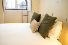 Apartment in Lisbon - Comfortable apartment with two bedrooms, fully equipped, very close to the center of Lisbon in the traditional Alfama district.