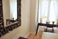 Apartment in Setúbal - Renovated apartment with private exterior in the center of Setúbal