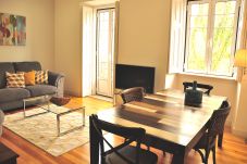 Apartment in Lisbon - Comfortable and stylish apartment, fully equipped, with three bedrooms, near the center of Lisbon.