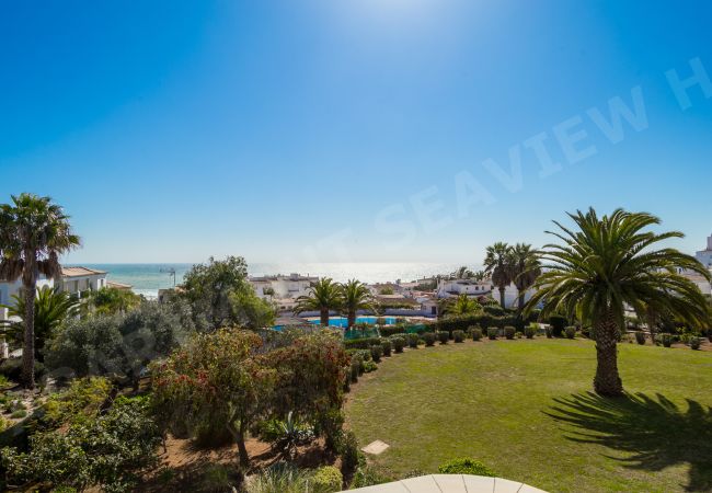 Apartment in Luz - Seaview Apartment H | professionally cleaned | 2-bedroom apartment | very close to centre of Praia da Luz | panoramic sea views