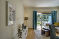 Apartment in Sesimbra - Apartment with sea view, pool access and private parking in Sesimbra