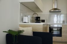 Apartment in Costa de Caparica - Very comfortable one bedroom apartment with balcony, in front of the beach, in Costa da Caparica.