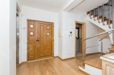 Terraced House in Lagos - Casa Vista Lago | professionally cleaned | 4-bedroom townhouse | within walking distance of Lagos centre