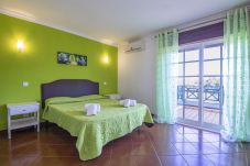 Villa in Albufeira - Villa Pacheco | 4 Bedrooms | Easy Walking to the Beach | Olhos de Água