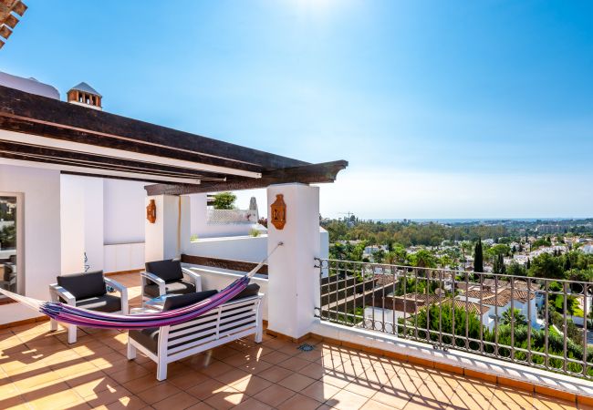 Apartment in Marbella - Las Tortugas Marbella – Luxury Penthouse with Sea Views & Jacuzzi