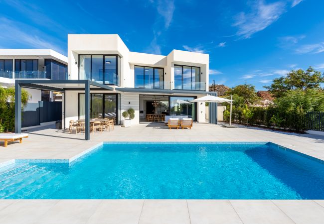 Villa in Mijas Costa - Casa Luz | Luxurious family villa with private pool, BBQ