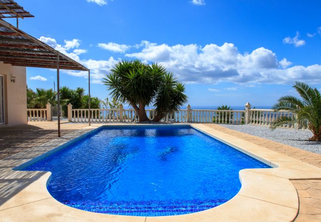 Вилла на Algarrobo - Casa Turbolina - Large Country House with Private Pool