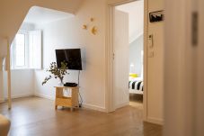 Апартаменты на Lisboa - Apartamento confortável com vista rio e ar-condicionado, totalmente equipado, muito perto do centro de Lisboa no tradicional bairro de Alfama.