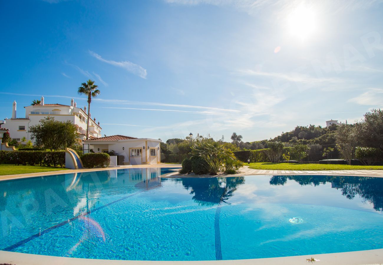 Апартаменты на Carvoeiro - Vila Golfemar | professionally cleaned | 1-bedroom apartment | beautiful views | communal pool 