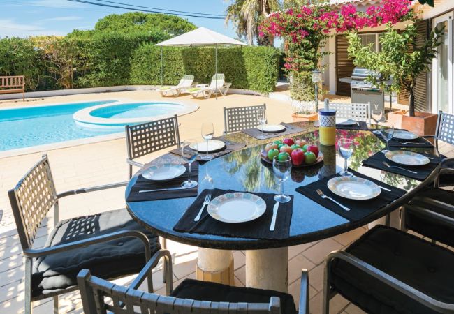Вилла на Carvoeiro - Casa Santalena | Private 3 Bed Villa | Private pool | Carvoeiro