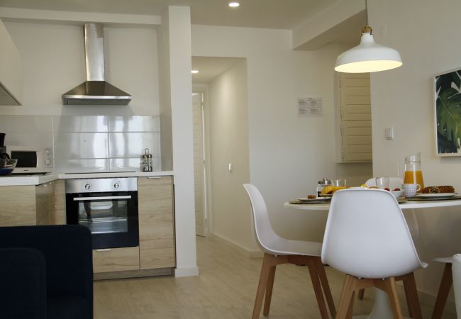 Апартаменты на Costa de Caparica - Apartamento muito confortável, com um quarto e varanda, em frente à praia, na Costa da Caparica.