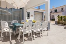 Вилла на Luz - Jardim Secreto | professionally cleaned | 4-bedroom detached villa | very close to the beach