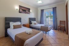 Вилла на Albufeira - Villa Tulipa | 4 Quartos | Piscina Privada | Albufeira