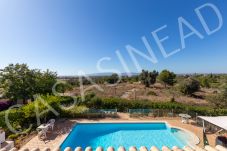 Вилла на Carvoeiro -  Casa Sinead | professionally cleaned | 3-bedroom villa | large garden | pool