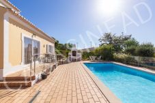 Вилла на Carvoeiro -  Casa Sinead | professionally cleaned | 3-bedroom villa | large garden | pool