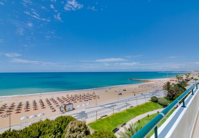 Апартаменты на Quarteira - Carteia Beachfront at Praia da Gaivota 
